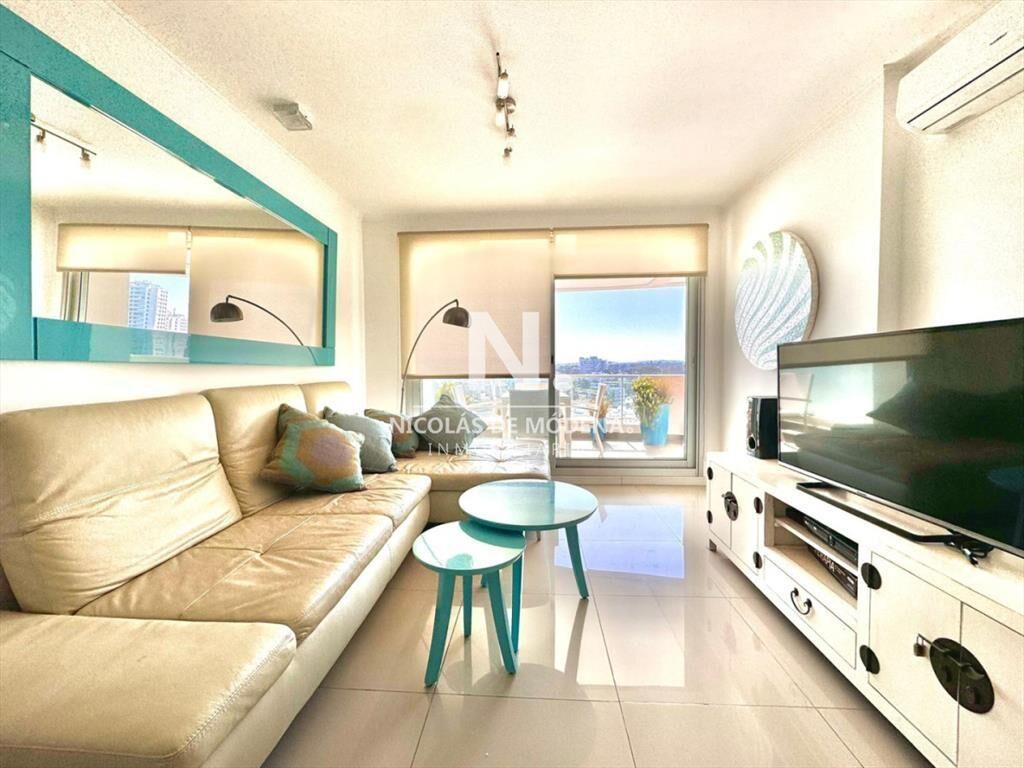 Vende apartamento con hermosa vista de 2 en punta