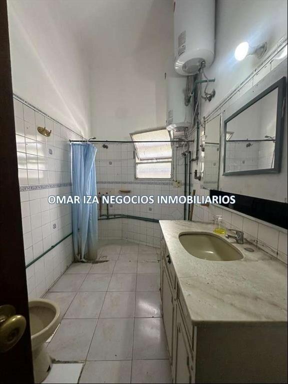 Venta casa sobre Br España, Parque Rodo - Con renta