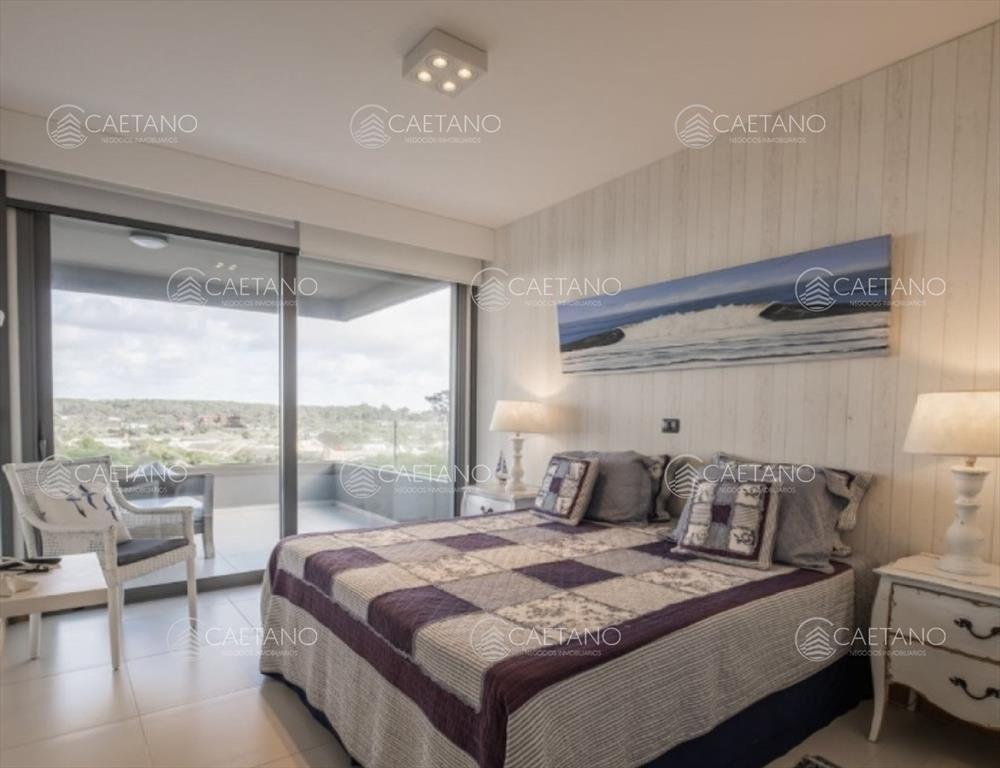 Alquiler espectacular penthouse duplex Punta del