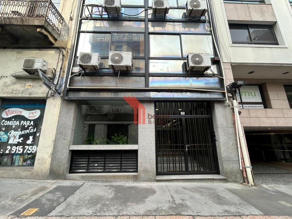 Oficina 97m En Ciudad Vieja - Cerrito 534 O
