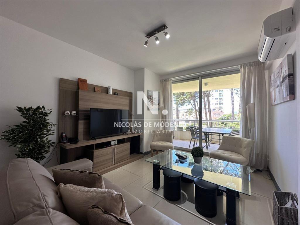 En alquiler apartamento de 2 dormitorios con Parrillero pro