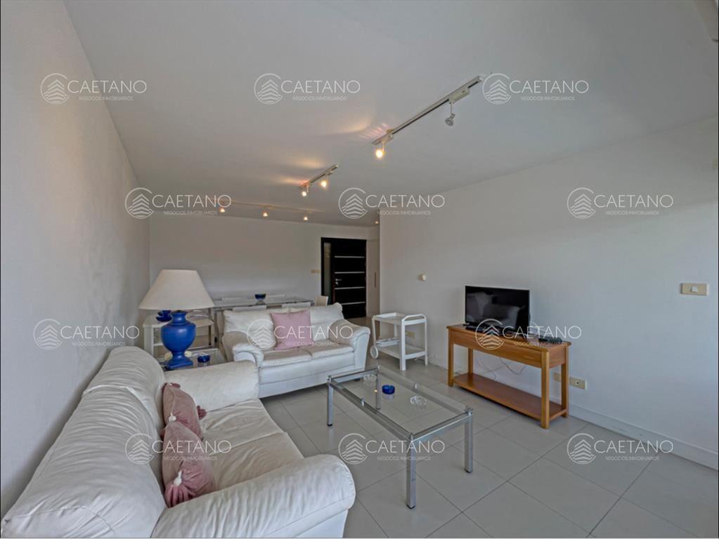 Venta. apto. Torre con servicios
