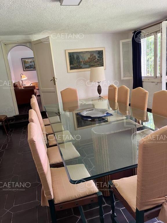 Gran casa estilo tradicional de 4 dormitorios en venta en P