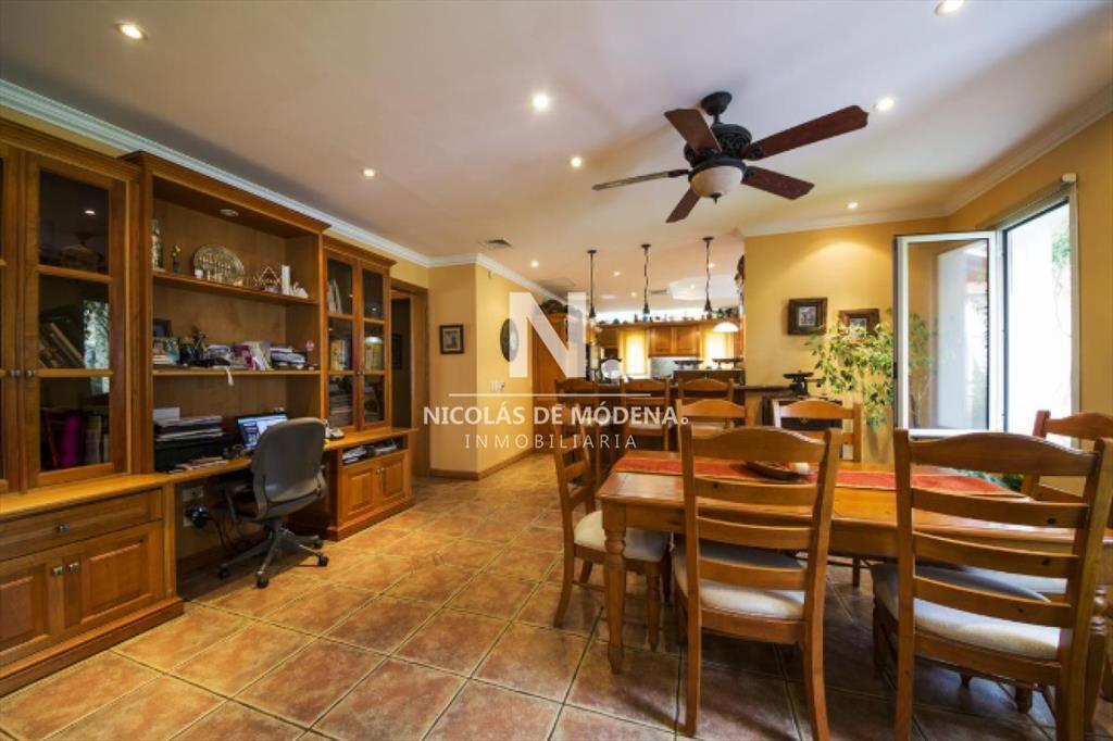 Casa en Beverly Hills de 4 Dormitorios en Punta