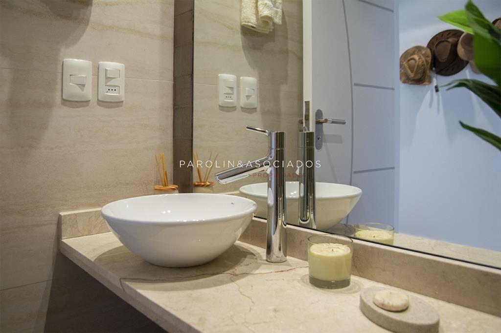 Apartamento 2 dormitorios en venta a metros del mar, Punta