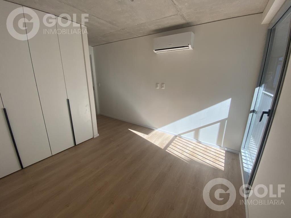 Venta de apartamento de 2 dormitorios con patio y renta