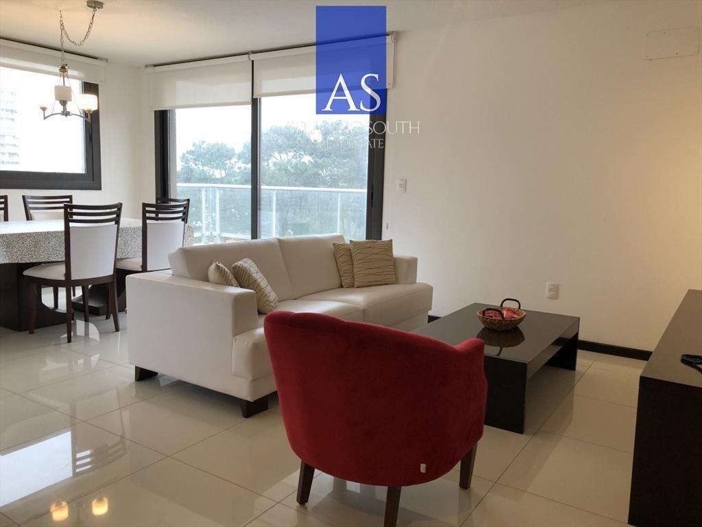 Apartamento de 3 dormitorios con servicios Punta