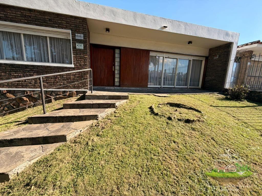 Venta de Casa a metros de Antel Arena