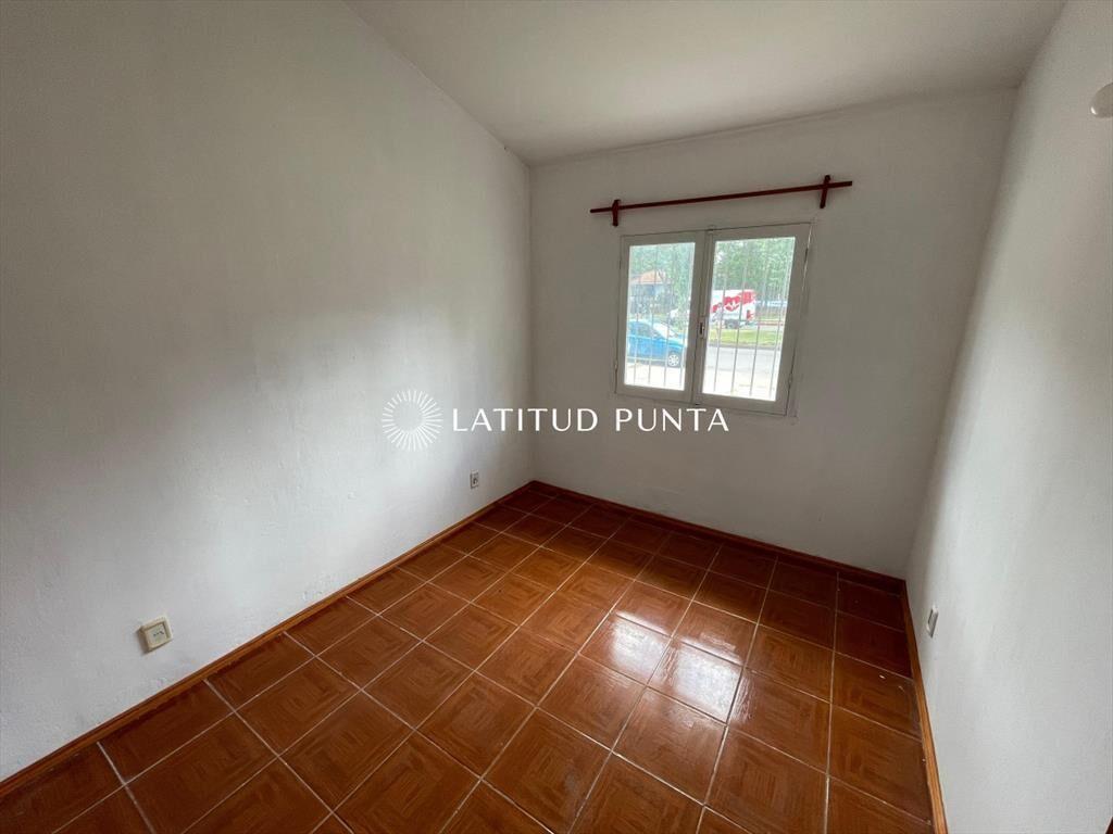 Maldonado centro, casa de dos dormitorios