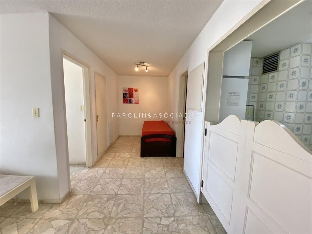 VENTA DE APARTAMENTO DE 1 DORMITORIO Y MEDIO EN