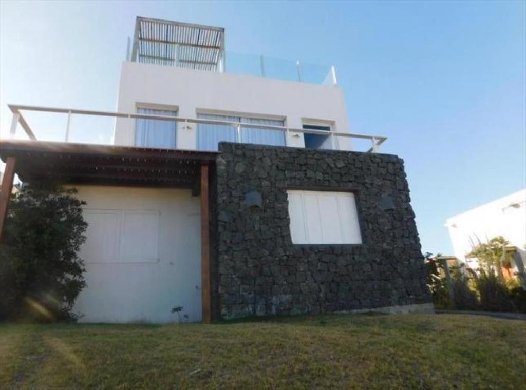 CASA EN VENTA DE 3 DORMITORIOS EN LA BARRA