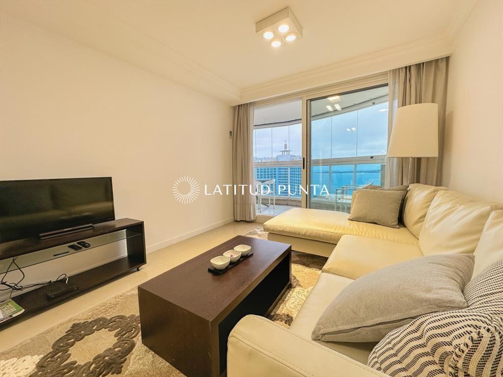 Casino Tower, apartamento en piso alto, 2