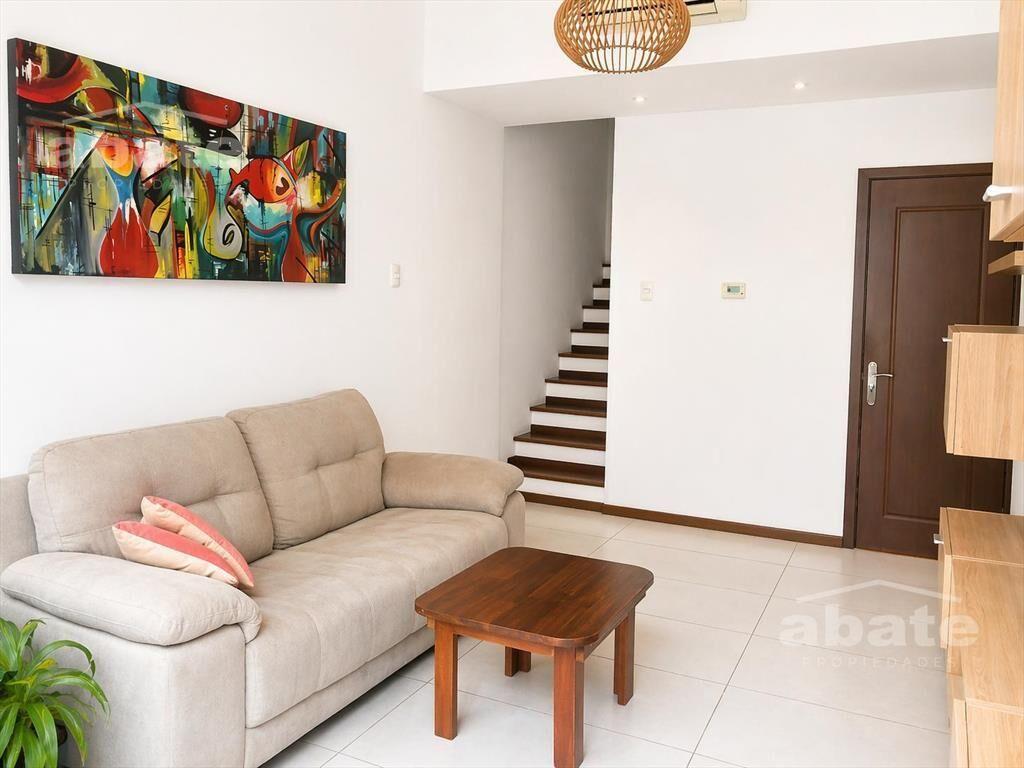 Venta Casa moderna en Pocitos 2 dormitorios y gge