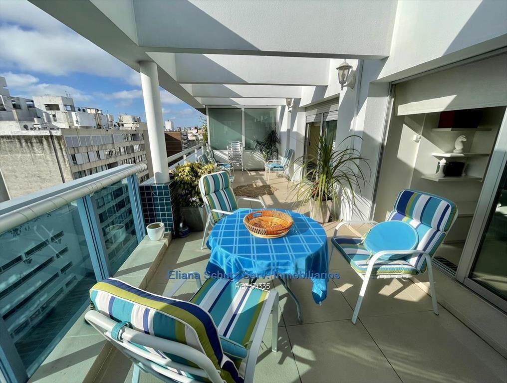 Venta penthouse 2 dormitorios 2 garages Villa Biarritz