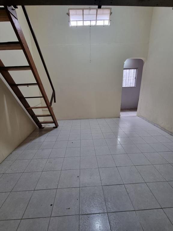 Venta De Casa Con Cochera Jardín y Parrillero