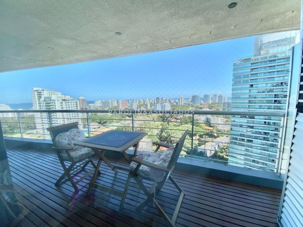 Pent House en venta de 3 dormitorios en edificio
