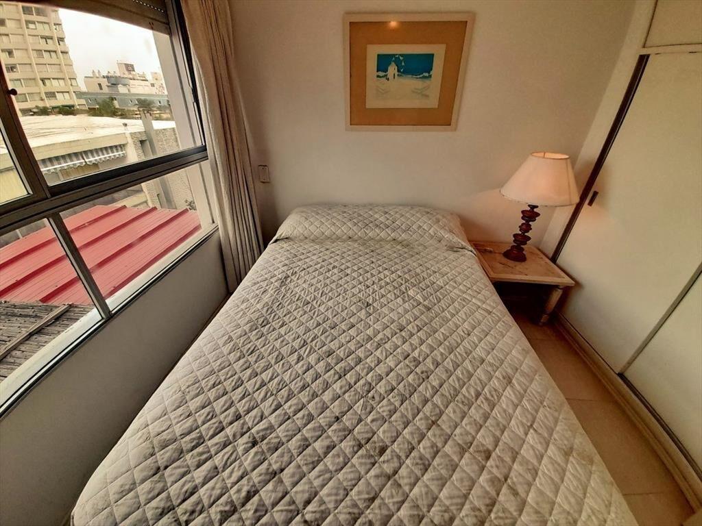 Vendo apartamento de 2 dormitorios y garage. Península, Pu