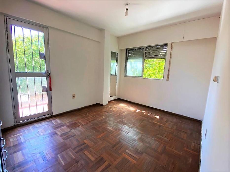 Apartamento En Venta 3 Dormitorios 2 baños en Parque Rodo