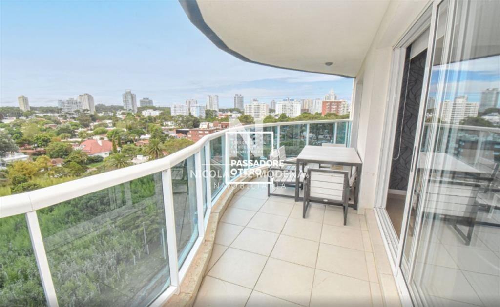 Vende apartamento de 3 dormitorios,en Mansa en