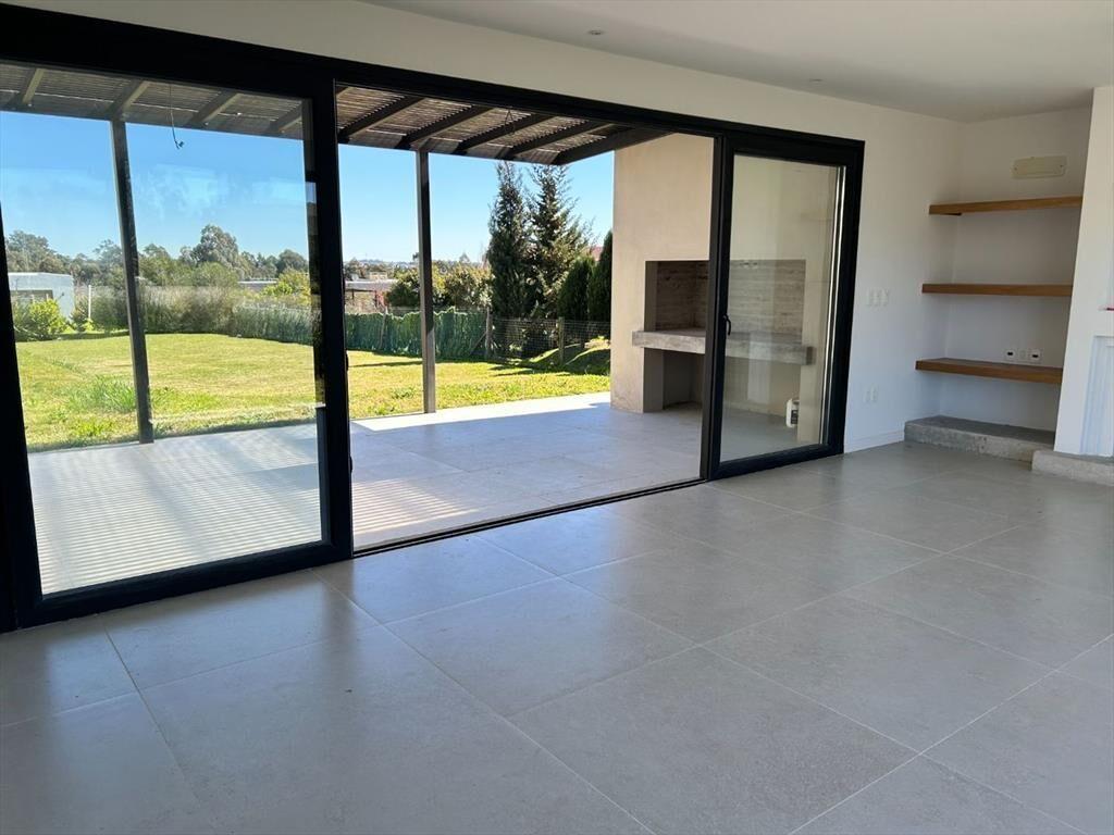 ALQUILER DE CASA A ESTRENAR EN LA TAHONA 3 DORM