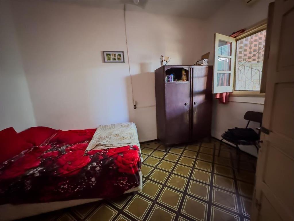 Casa amplia y céntrica con gran potencial en el co