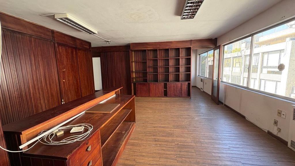 VENTA OFICINA CIUDAD VIEJA CON GARAGE