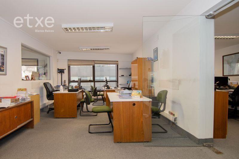Venta de Oficina piso entero plaza Independencia Torre X...