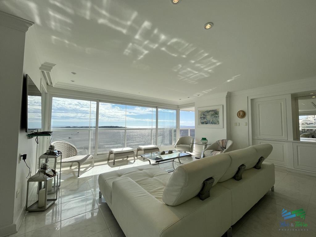 DIVINO IMPECABLE CON SERVICIOS