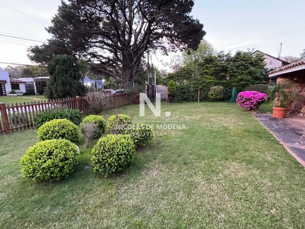 Vende casa de 3 dormitorios en Pinares, Punta del