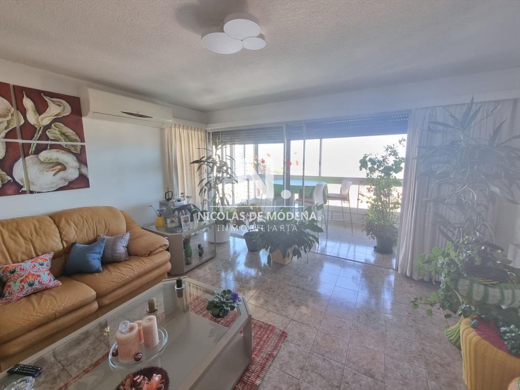 En venta hermoso departamento en Punta del Este.