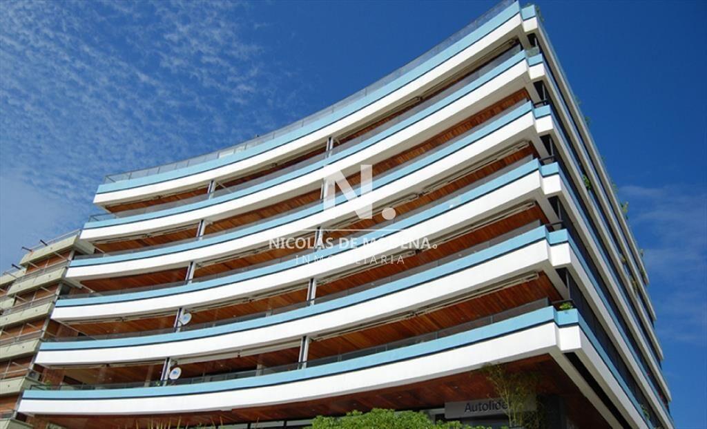 Departamento de 3 dormitorios en venta con VISTA