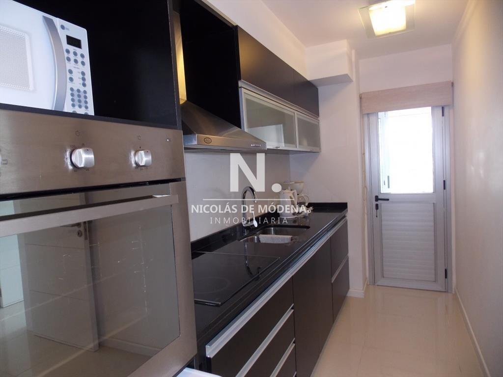 Vende apartamento a metros del mar en Brava Punta