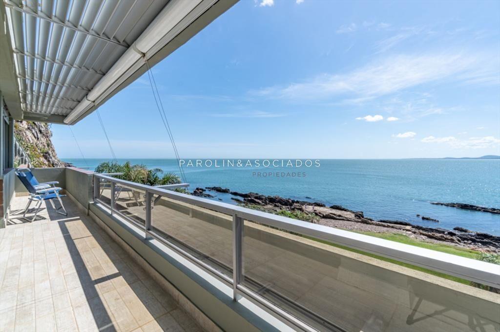 Apartamento en venta de 3 dormitorios en edificio