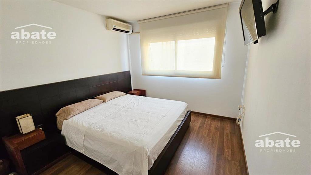 Venta Casa moderna en Pocitos 2 dormitorios y gge