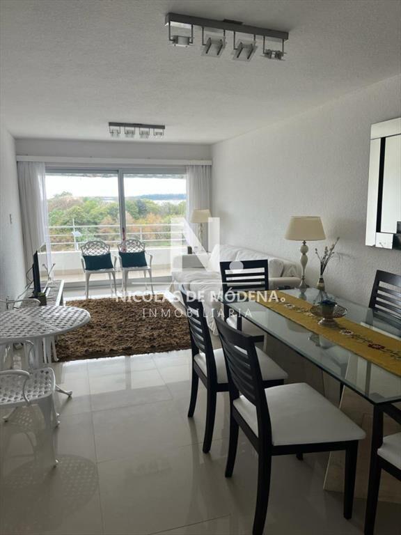 Vende apartamento de 3 dormitorios en Mansa, del