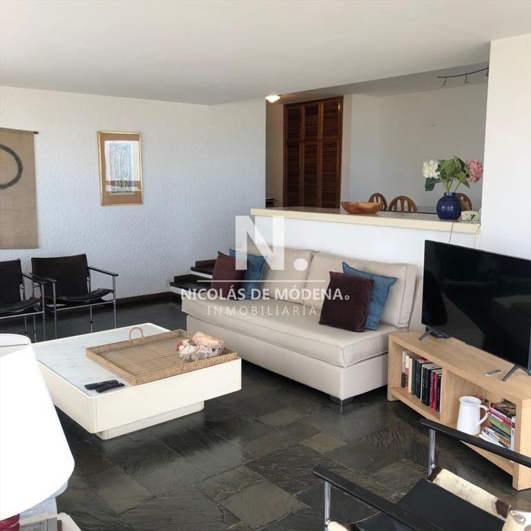 Apartamento de 3 dormitorios en venta en Punta del Este