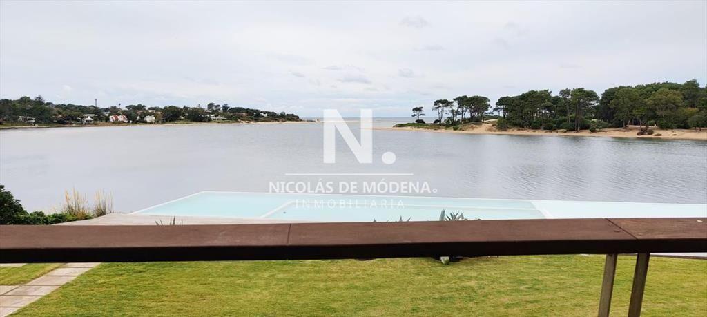 Venta Apartamento 4 dormitorios en La Barra con