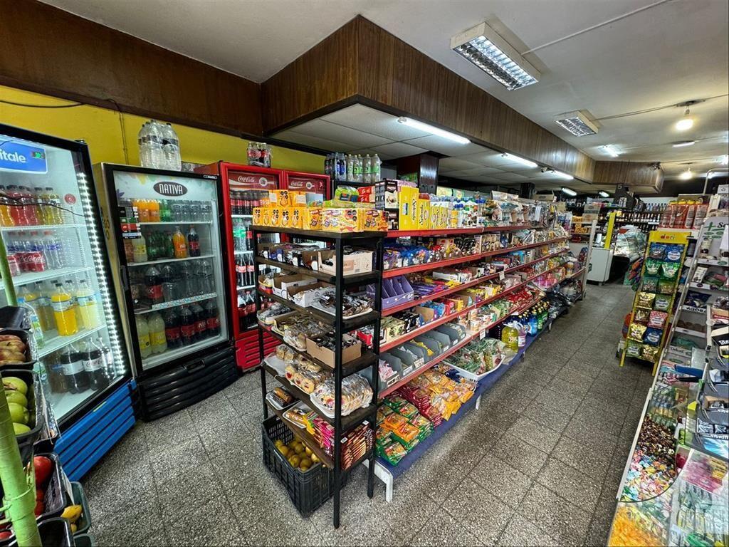SUPERMERCADO Y ROTISERÍA EN CIUDAD VIEJA, GRAN TRAYECTORIA
