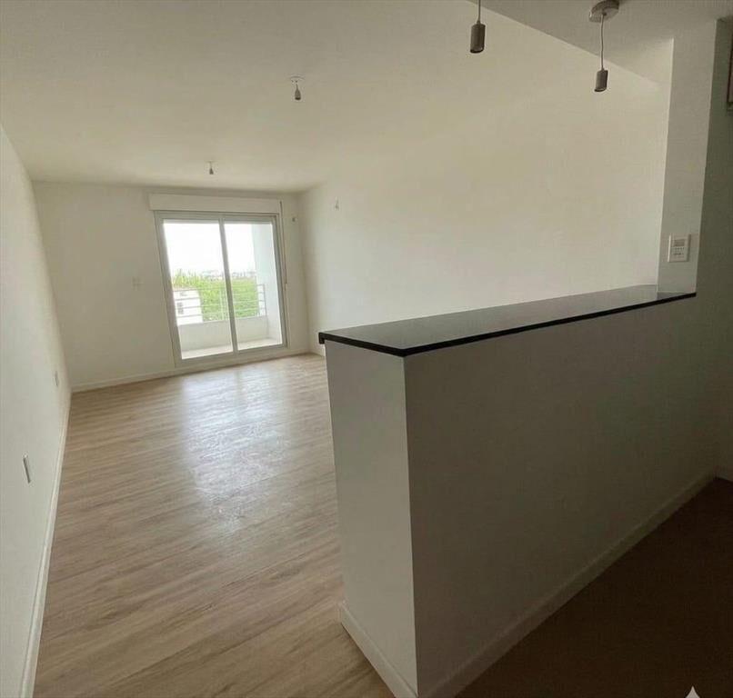 Alquiler Monoambiente con Garaje Terraza y Parrillero a pas