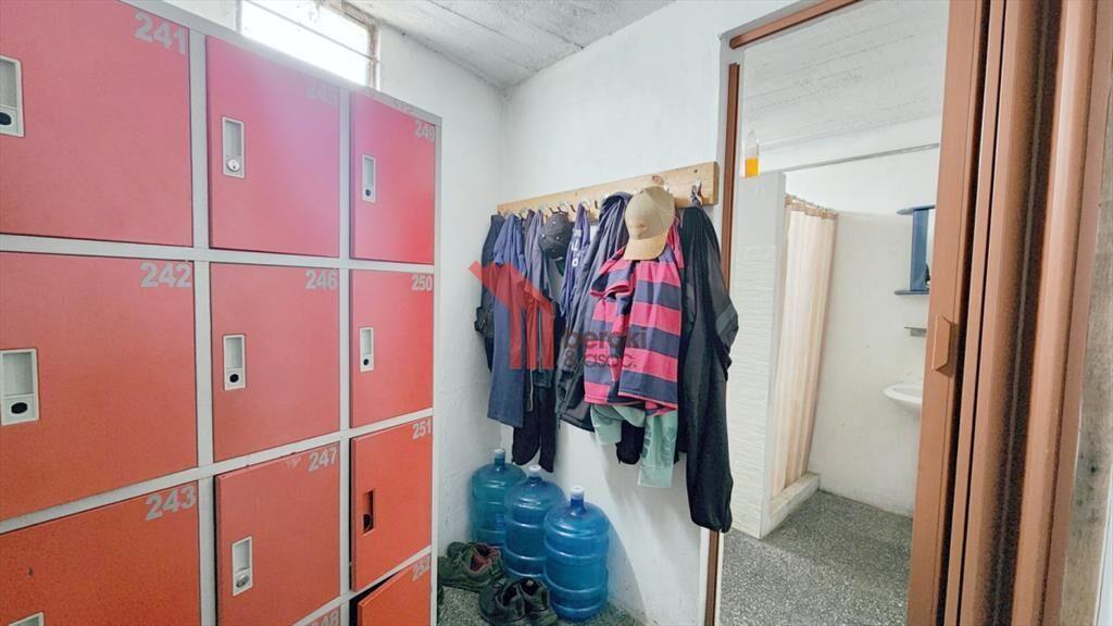 Local Nave Comercial Gran Terreno Padrón Único