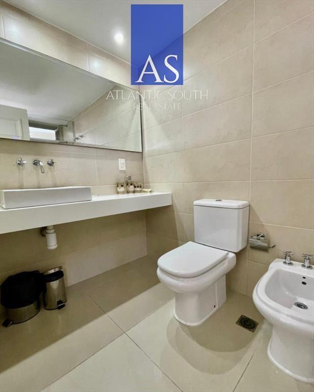 Apartamento de 3 dormitorios mas servicio primera