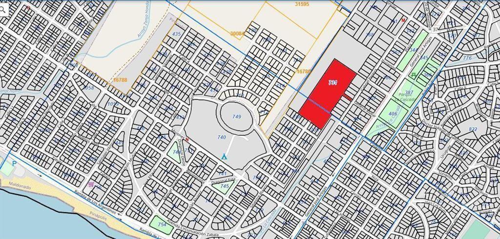 Venta terreno en  Piriápolis a 7 cuadras de la rambla , a 1