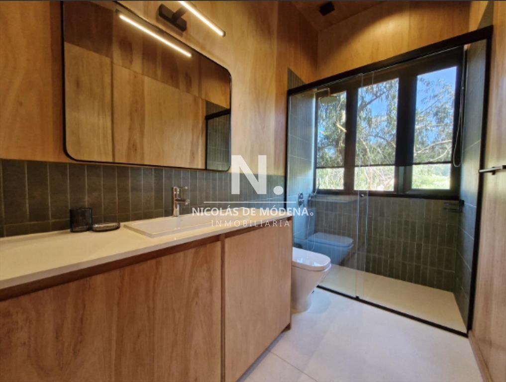 Vende casa de 3 dormitorios de 2 plantas en La