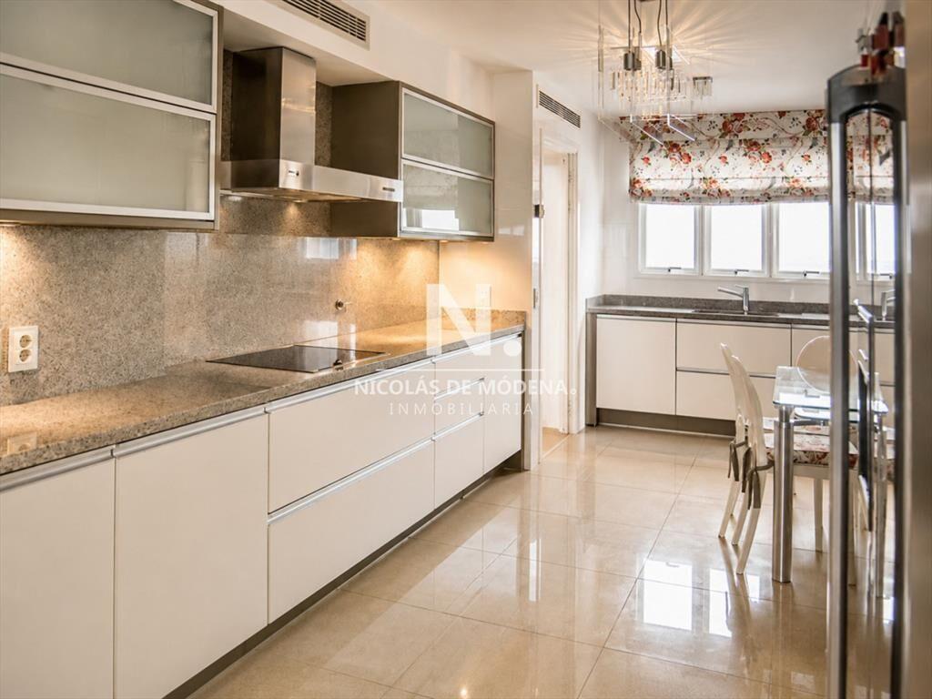 Espectacular departamento triplex de 4 suites + dep de serv