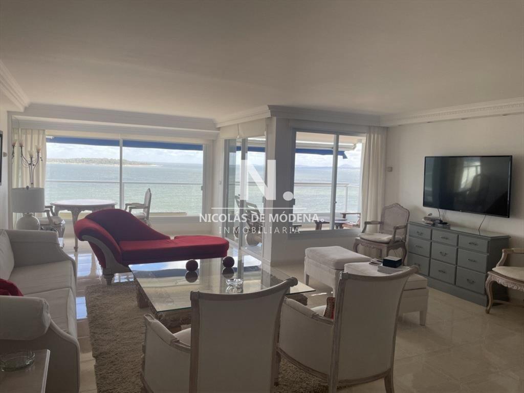 Departamento en venta en Beverly Tower, 3 suites + dep. Esp