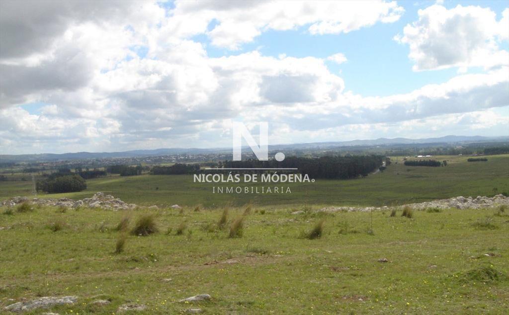 En venta enorme terreno en Barrio Camino