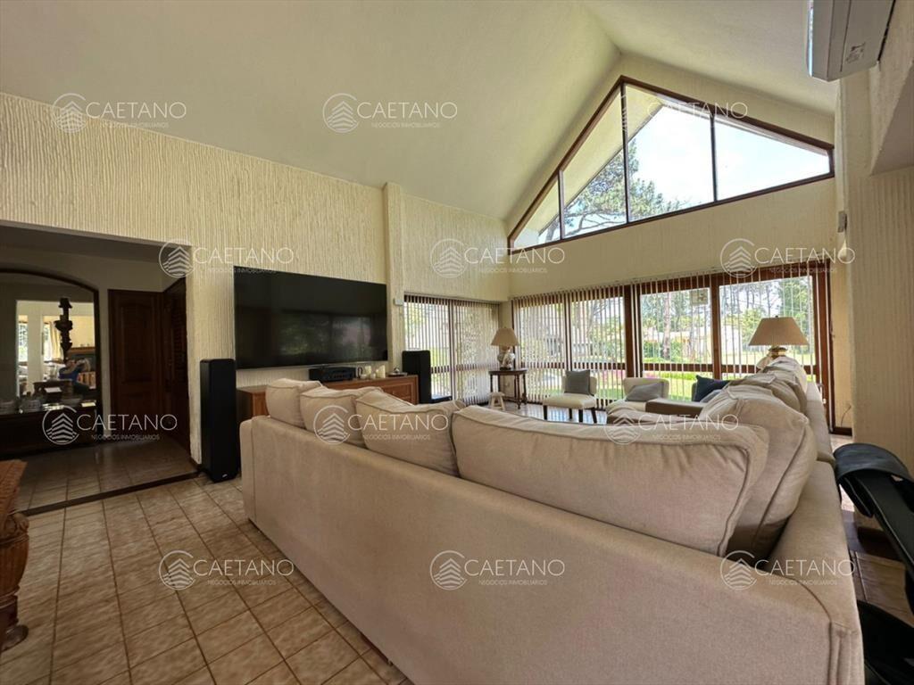 casa en excelente ubicación, 8 dormitorios