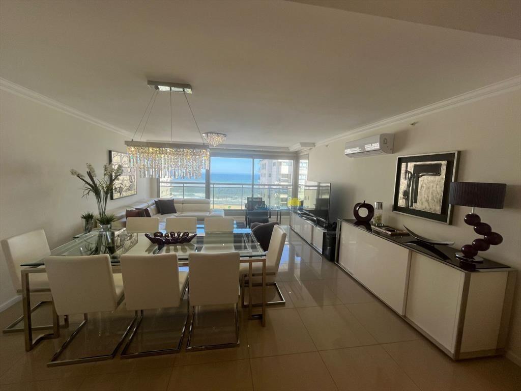 Apartamento en Venta de 3 dormitorios en Punta ,