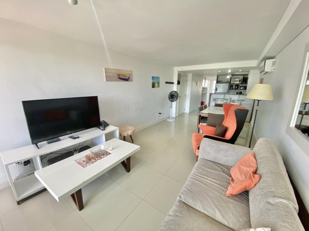 APARTAMENTO EN VENTA DE 2 DORMITORIO 2 BAÑOS 1
