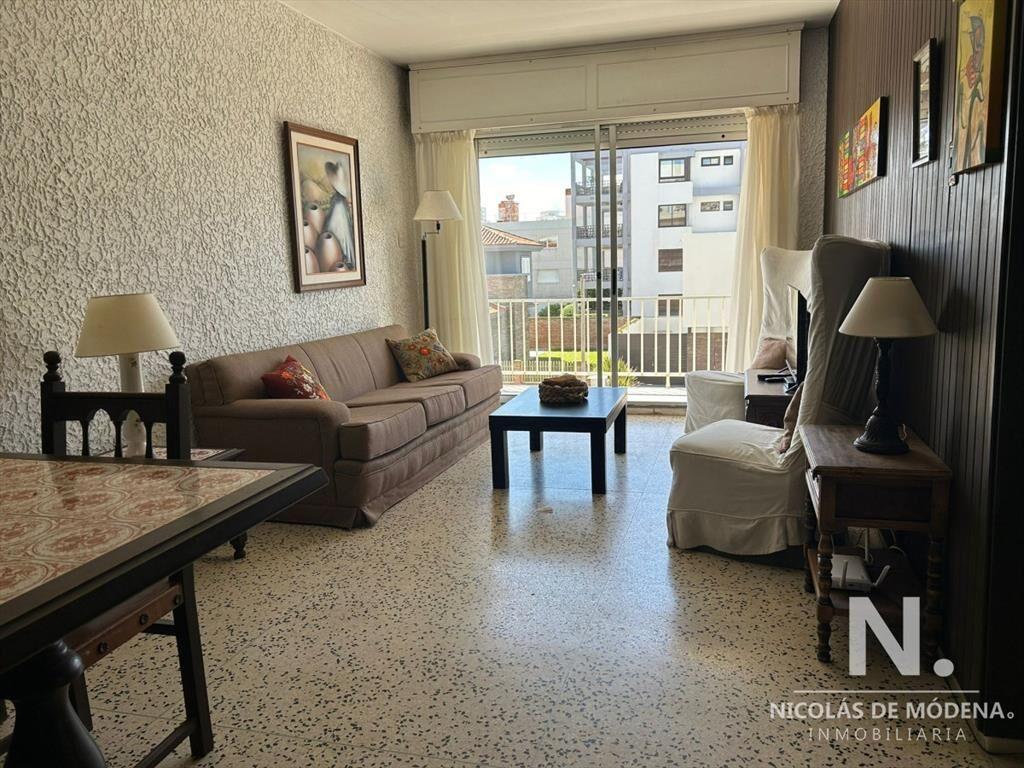 En la Península departamento de 2 dormitorios con vista al